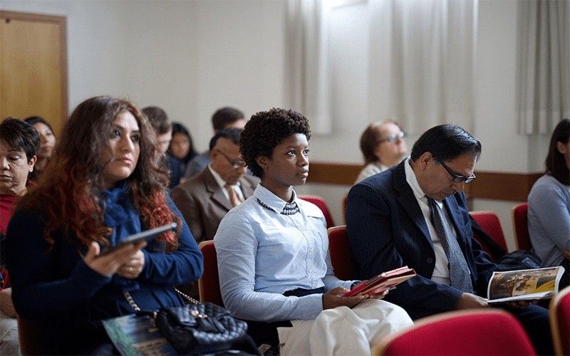 Een kerkgemeente leert over Jezus Christus
