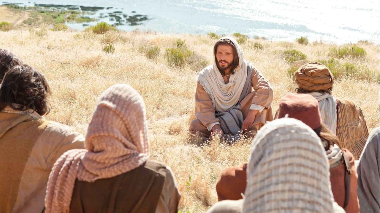 Jezus Christus onderricht zijn discipelen in de Bergrede
